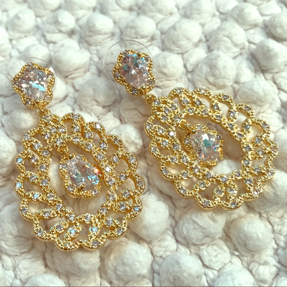 Gold and Crystals Sparkling Earrings NEW